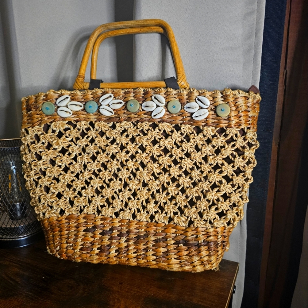 Vintage Nine West Straw Bag with Shell Detail and Wooden Handel's